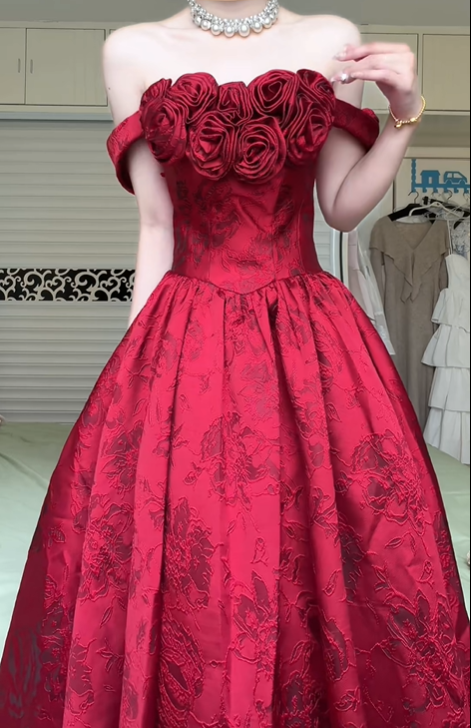 Burgundy Jacquard Strapless Ball Gown, 3D Fabric Rose Appliqué Bodice Voluminous A‑Line Floor‑Length Formal Prom Dress gh8976