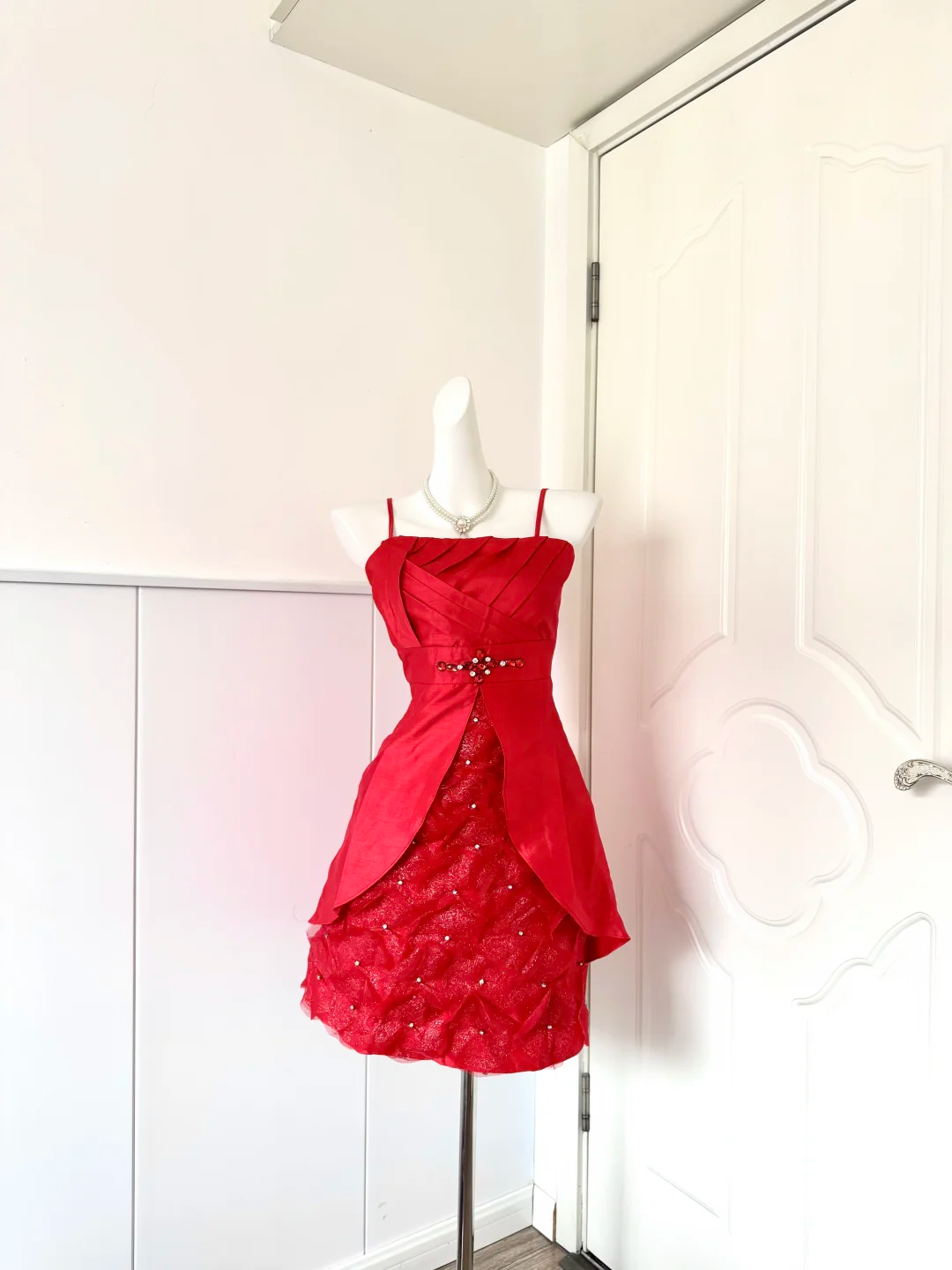 Red Satin Spaghetti Strap Short Cocktail Dress, Pleated Bodice Rhinestone Waist Ornament Overlay Skirt Homecoming Party Gown gh9232