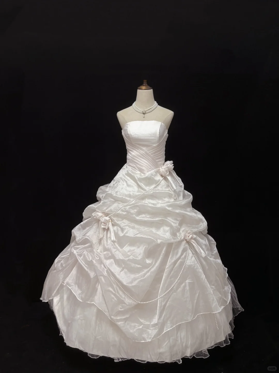 White Satin Strapless Romantic Gown with Fitted Waist and Voluminous Princess Skirt, Wedding Dress & Bridal Gown gh8192