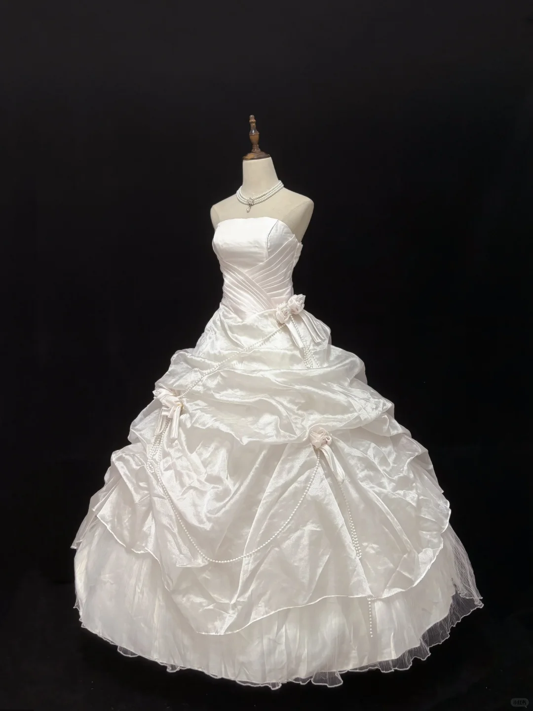 White Satin Strapless Romantic Gown with Fitted Waist and Voluminous Princess Skirt, Wedding Dress & Bridal Gown gh8192