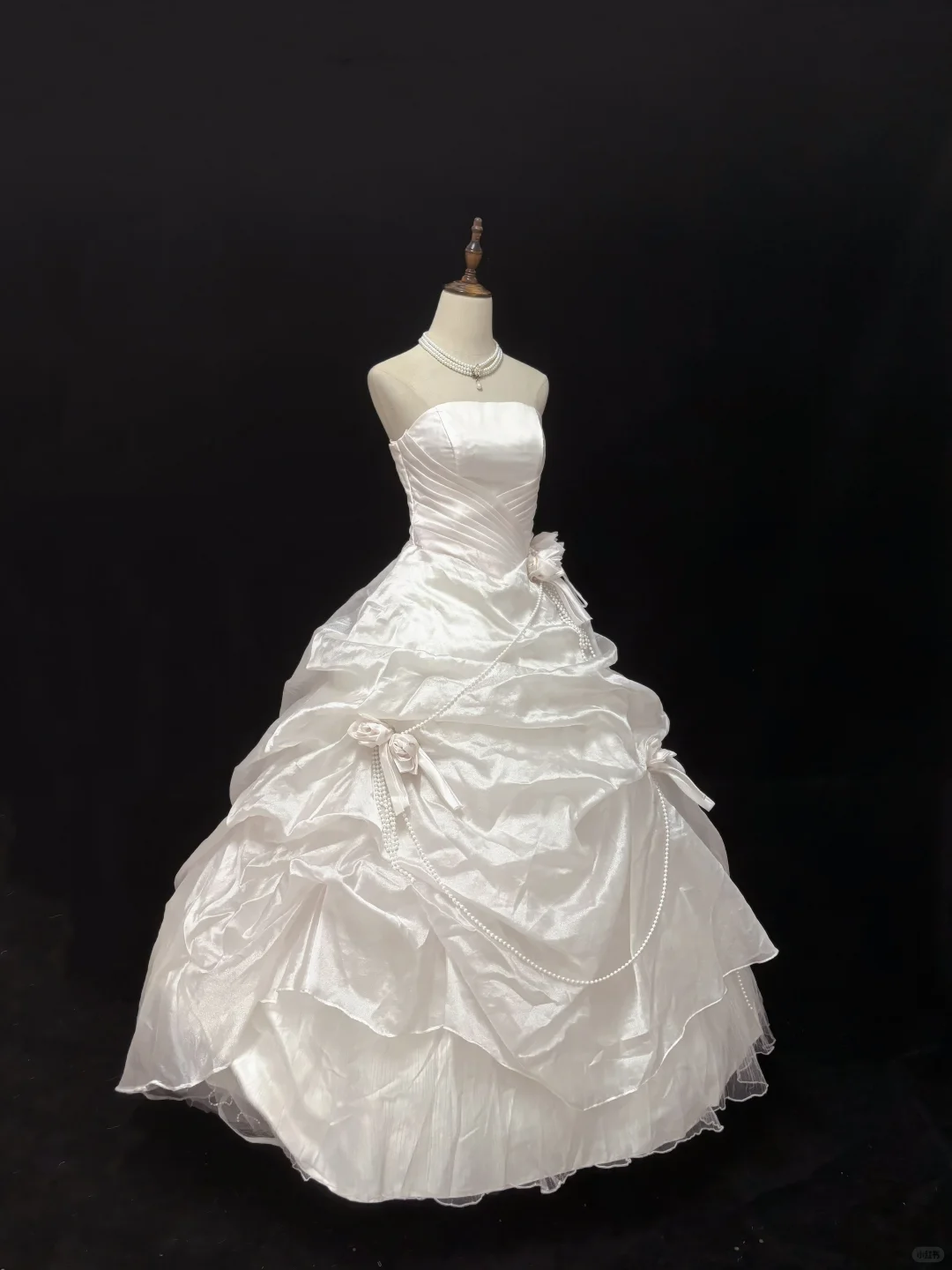 White Satin Strapless Romantic Gown with Fitted Waist and Voluminous Princess Skirt, Wedding Dress & Bridal Gown gh8192