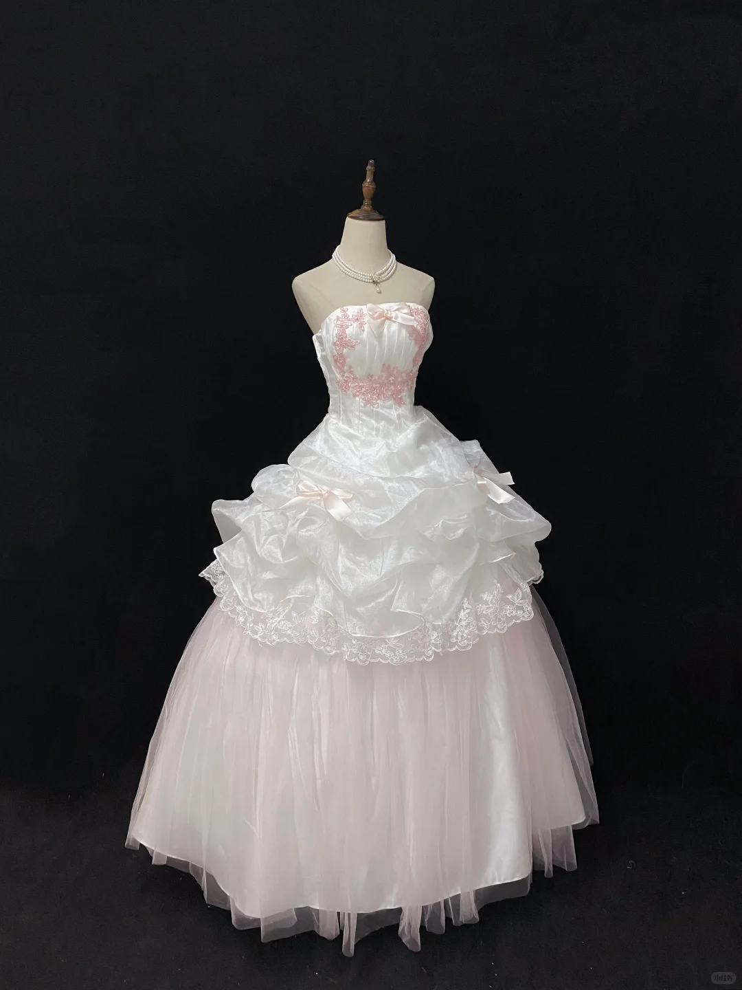 Blush Pink Strapless Vintage Romantic Gown with Cinched Waist & Voluminous Princess Skirt, Wedding Dress gh8108