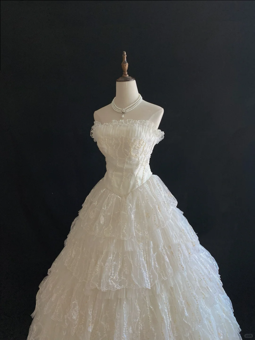 Off-white Strapless Romantic Gown, Embroidered Details, Cinched Waist, Voluminous Tiered Skirt, Wedding Gown gh8109