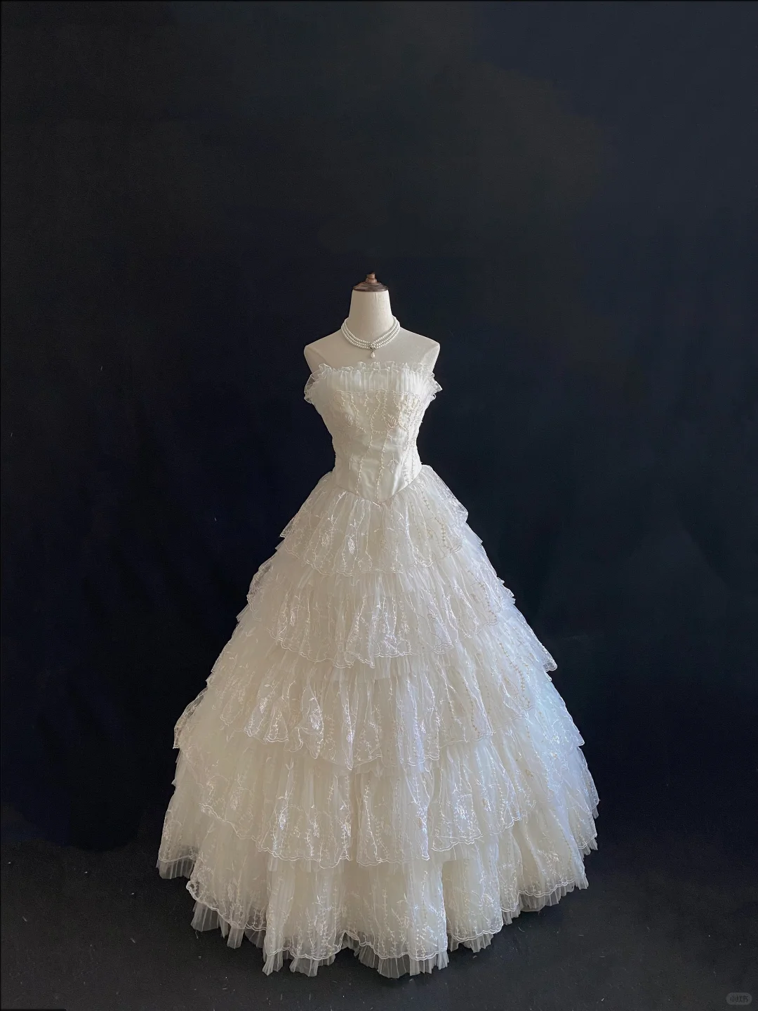 Off-white Strapless Romantic Gown, Embroidered Details, Cinched Waist, Voluminous Tiered Skirt, Wedding Gown gh8109