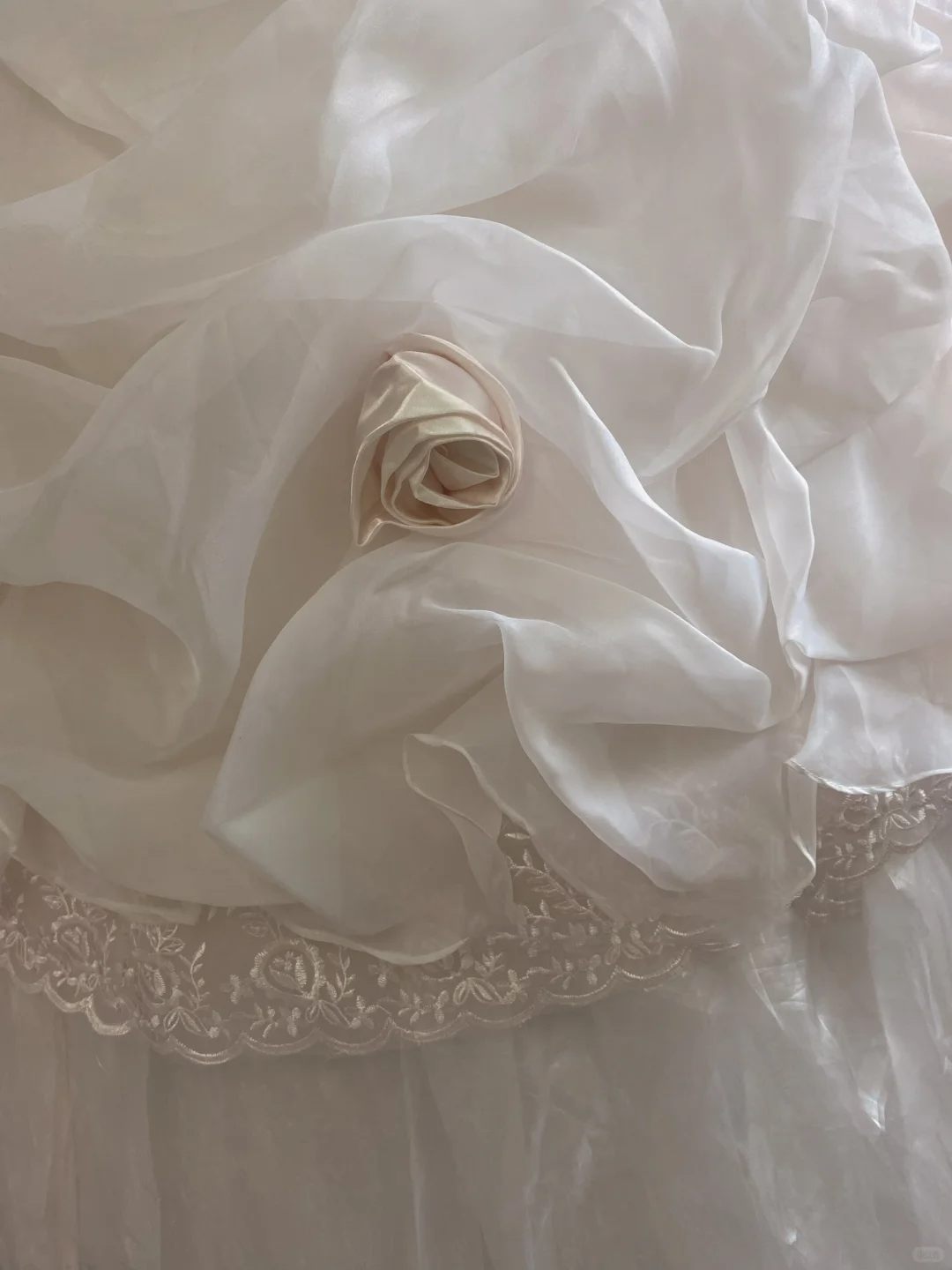 Blush Pink Halter Lace Trim Romantic Gown, Cinched Waist, Voluminous Princess Skirt, Wedding Dress & Bridal Gown gh8239