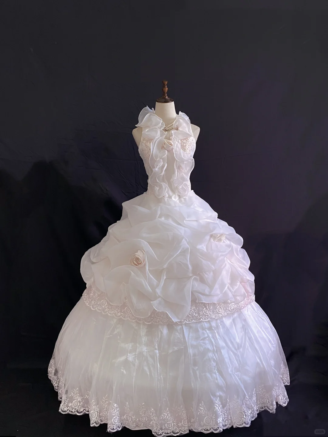 Blush Pink Halter Lace Trim Romantic Gown, Cinched Waist, Voluminous Princess Skirt, Wedding Dress & Bridal Gown gh8239