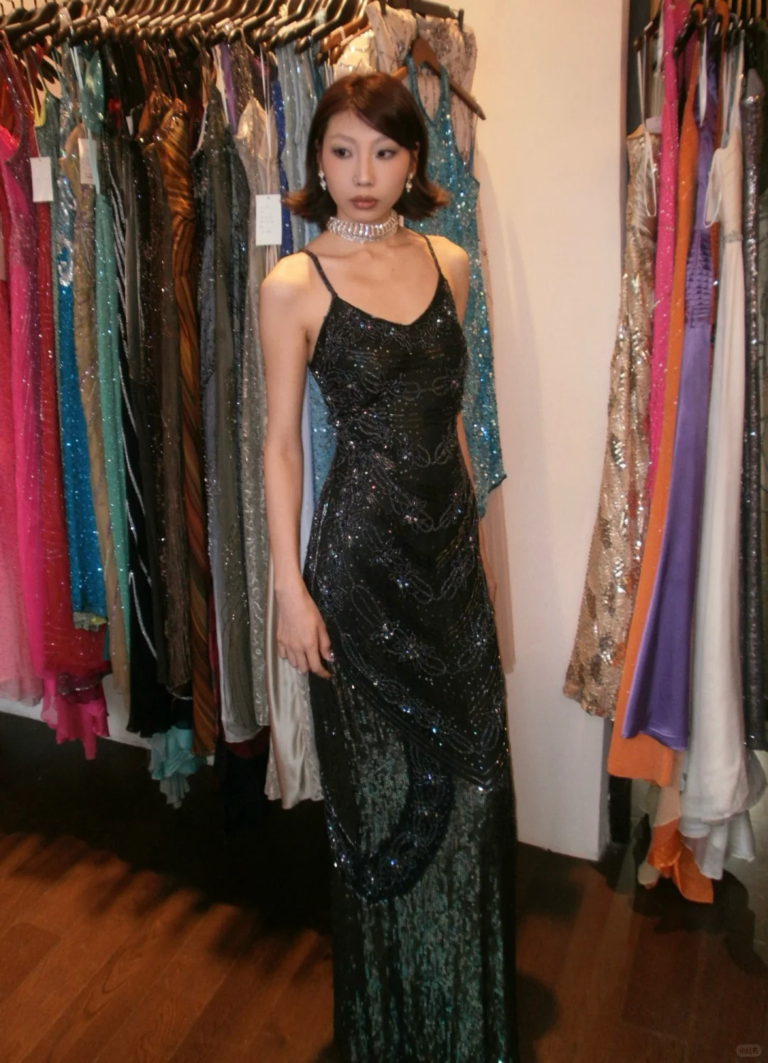 Black Spaghetti Straps V Neck Vintage Floral Pattern Beaded Sequin Fitted Long Evening Prom Dress gh9762