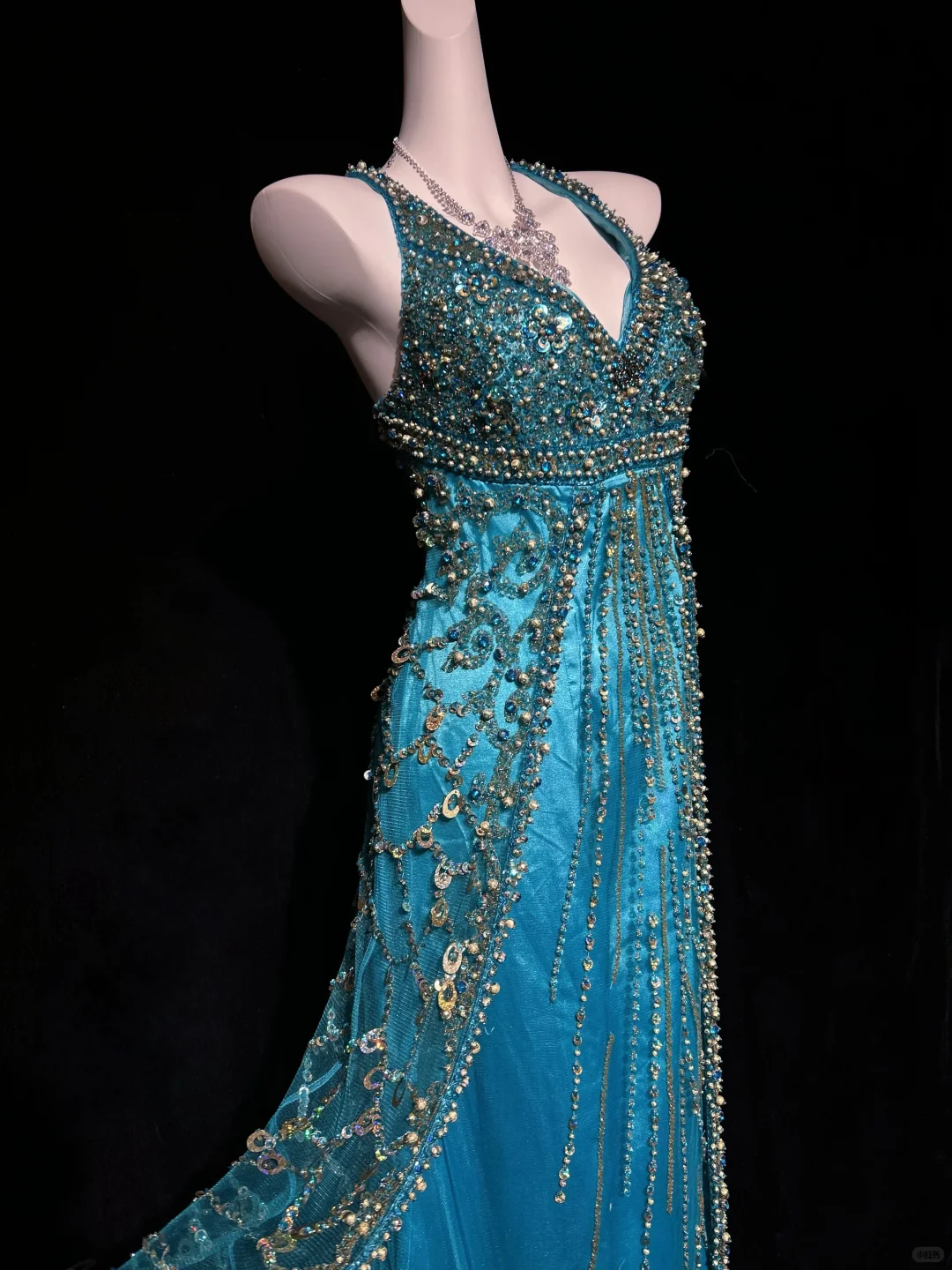 ✨Girlhomeshops-Peacock Blue Halter Beaded Rhinestone Tulle Evening Gown gh10282