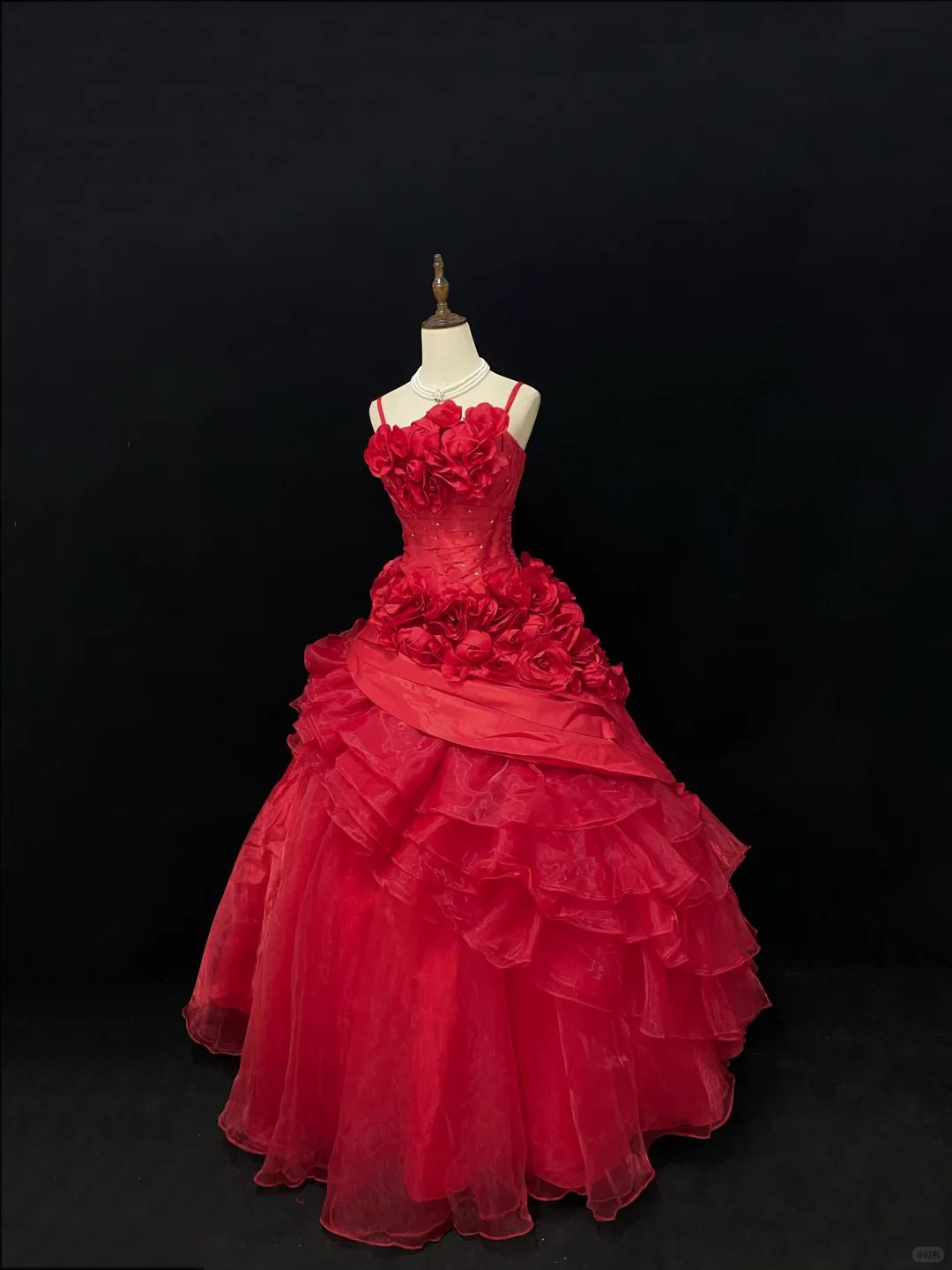 Red Spaghetti Strap Long Romantic Gown, Cinched Waist, Voluminous Vintage Luxury Skirt, Wedding Gown gh8111
