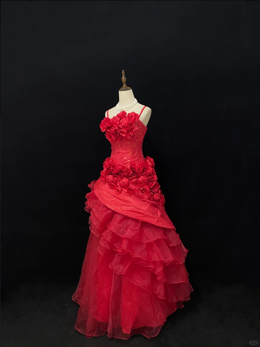 Red Spaghetti Strap Long Romantic Gown, Cinched Waist, Voluminous Vintage Luxury Skirt, Wedding Gown gh8111
