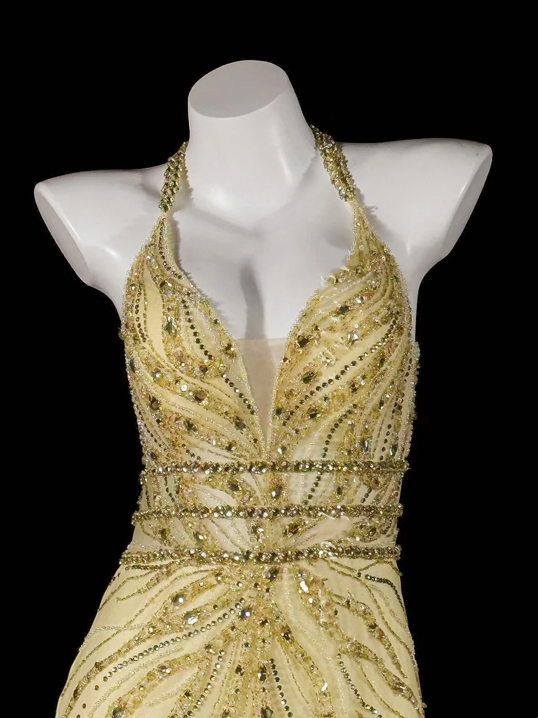 Champagne Halter Beaded Sequin Waist-Fitted Hip-Hugging Sexy Long Evening Gown for Parties & Balls gh7153