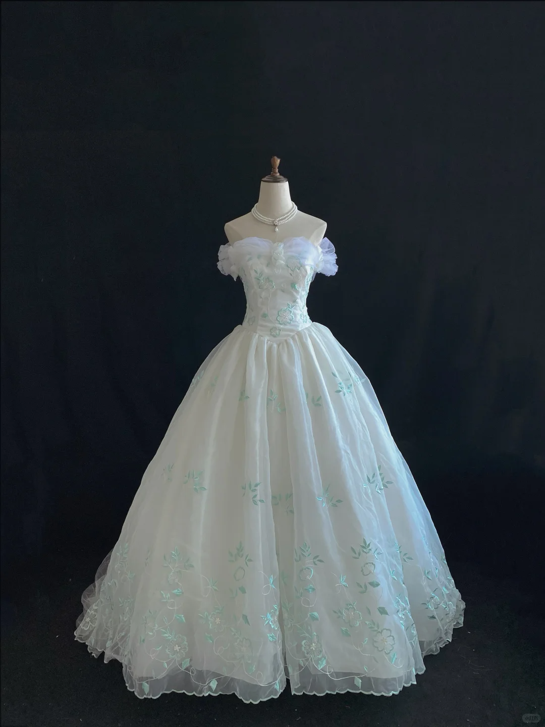 White Off-Shoulder Romantic Gown, Cinched Waist, Vintage Green Embroidery, Voluminous Skirt, Wedding Dress & Bridal Gown gh8112