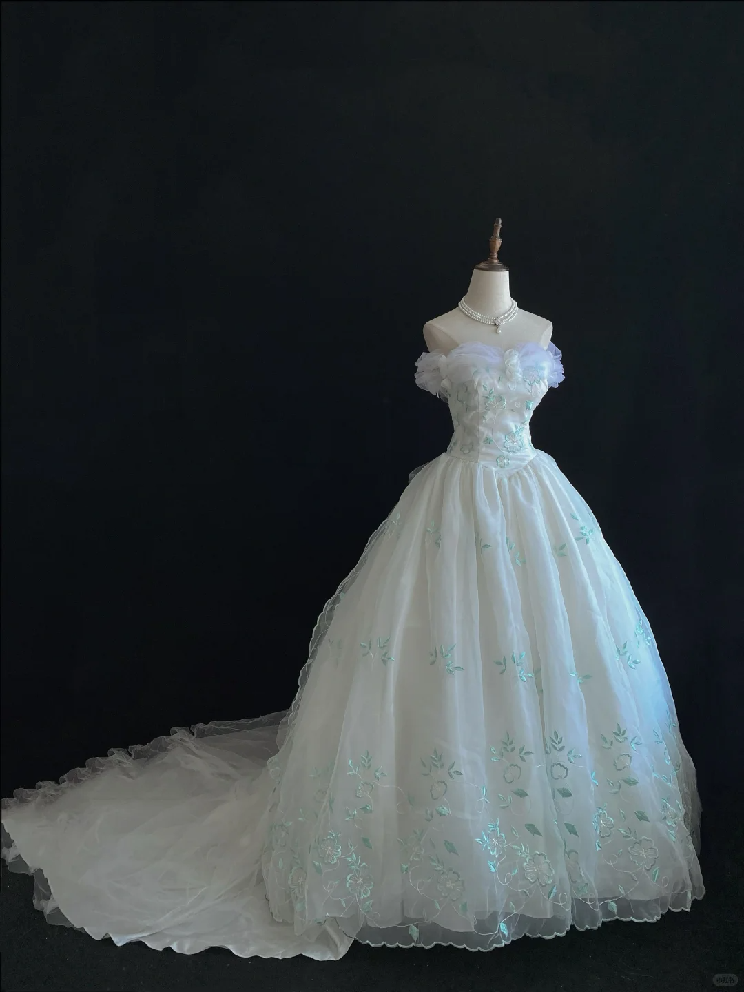 White Off-Shoulder Romantic Gown, Cinched Waist, Vintage Green Embroidery, Voluminous Skirt, Wedding Dress & Bridal Gown gh8112