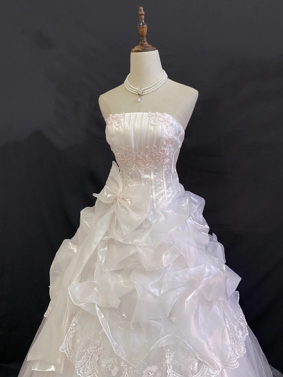 Blush Pink Strapless Romantic Gown with Embroidery & Bow Accents, Voluminous Princess Skirt, Wedding Dress & Bridal Gown gh8243