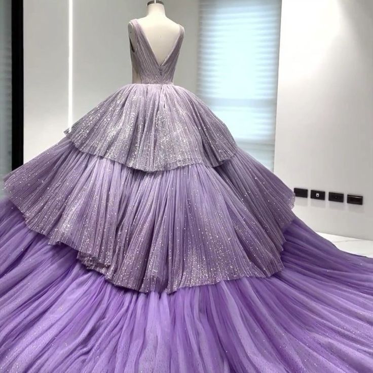 Lila, wunderschön glänzend, elegant, A-Linie, lang, gestuftes Tüll-Ballkleid mit Rüschen, formelles Kleid, Abendkleid, Promi-Kleid, gh3145