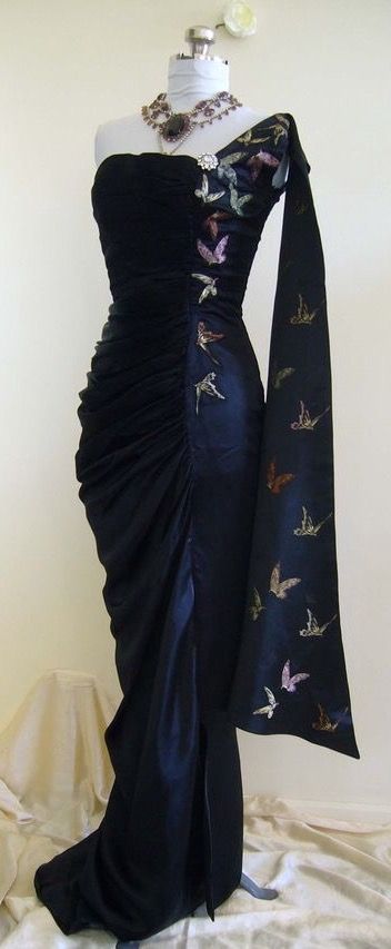 Girlhomeshops - Marineblaues Schmetterlings-Lang-Satin-Mode-One-Shoulder-Bodenlanges Ballkleid Abendkleid Abschlusskleid gh5197
