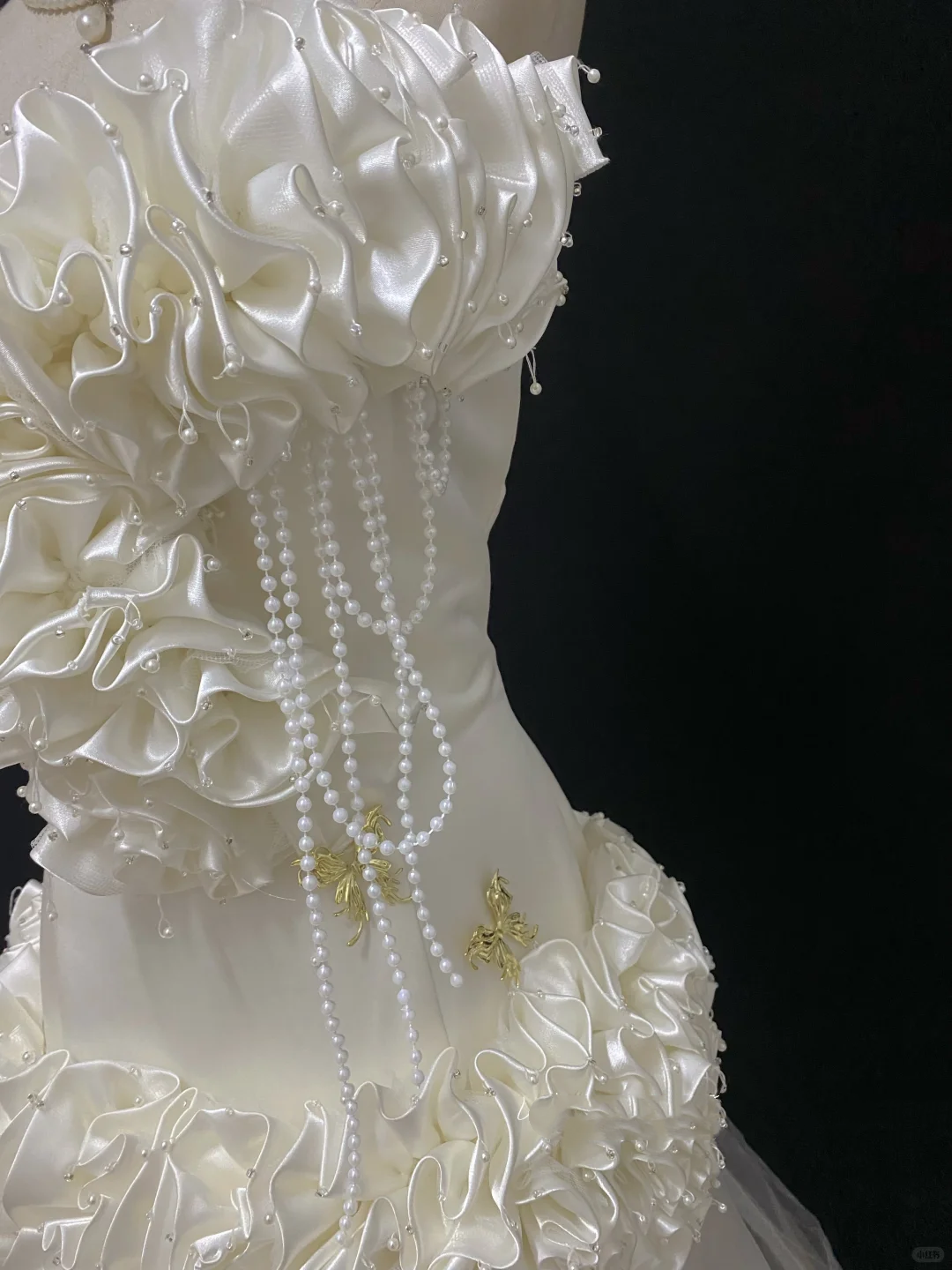 Off-White Vintage Strapless Long Romantic Gown, Cinched Slim Waist, Elegant & Gentle Style, Wedding Gown gh8114