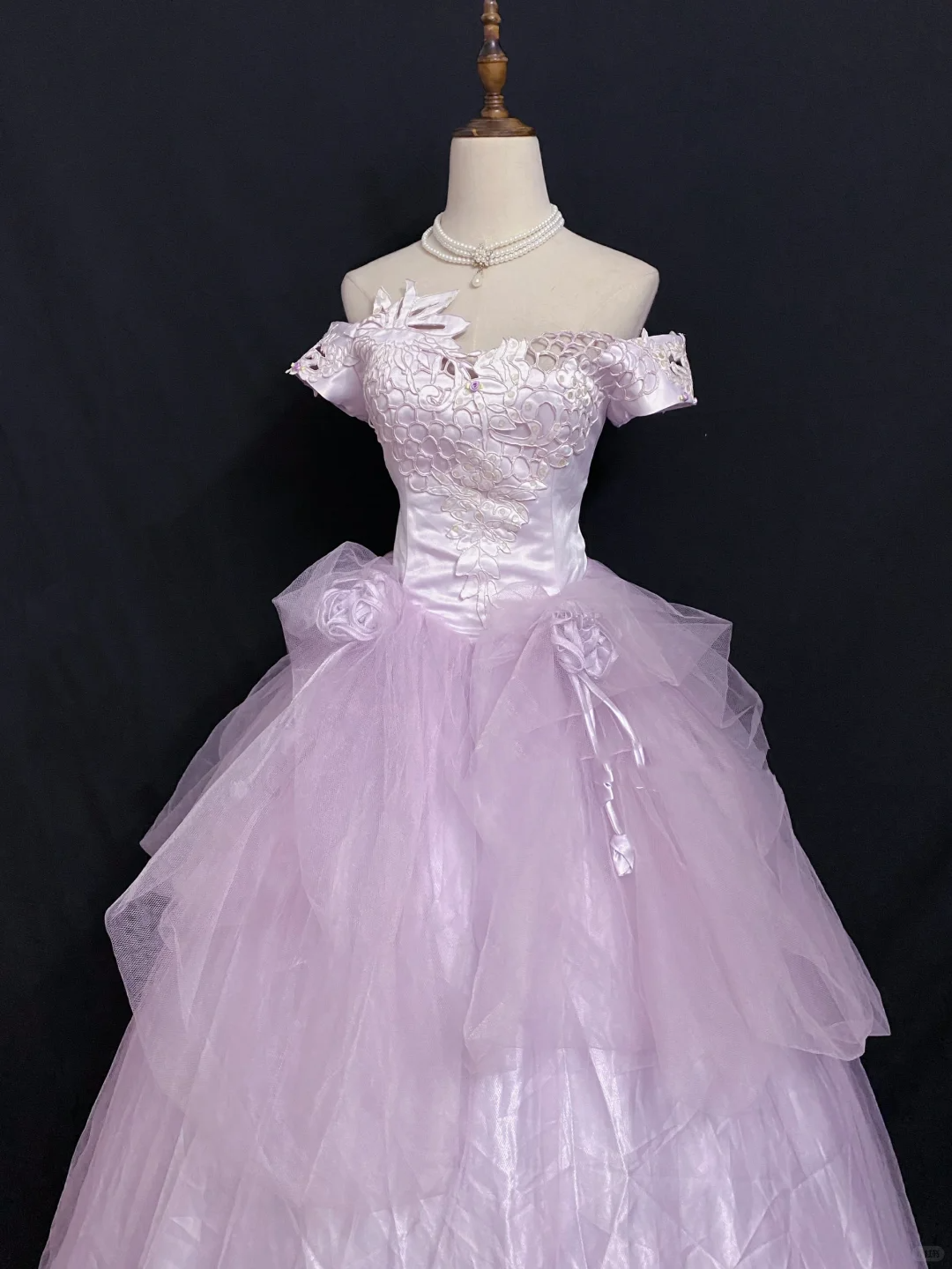 Lavender Off-the-Shoulder Romantic Gown with Fitted Waist and Fluffy Princess Skirt, Wedding Dress & Bridal Gown gh8291