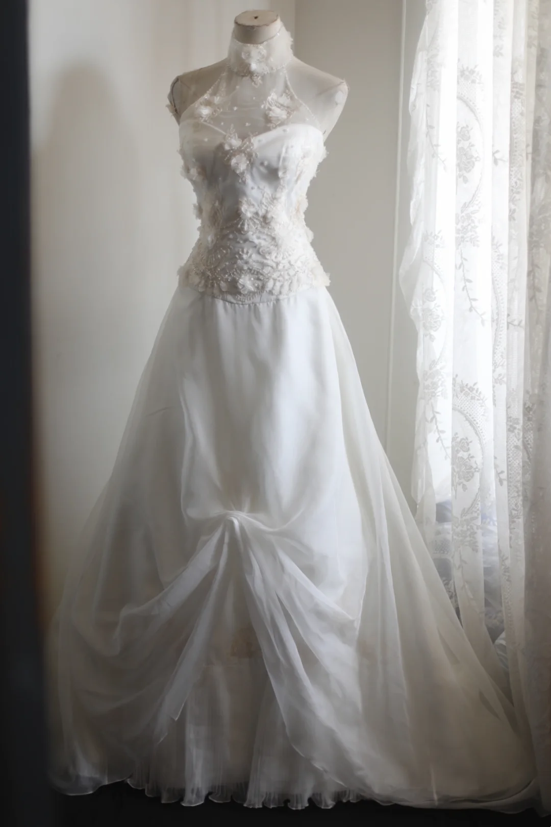 White Halter Beaded Waist-Cinched Slim Retro Long Ball Gown Evening Dress gh7118