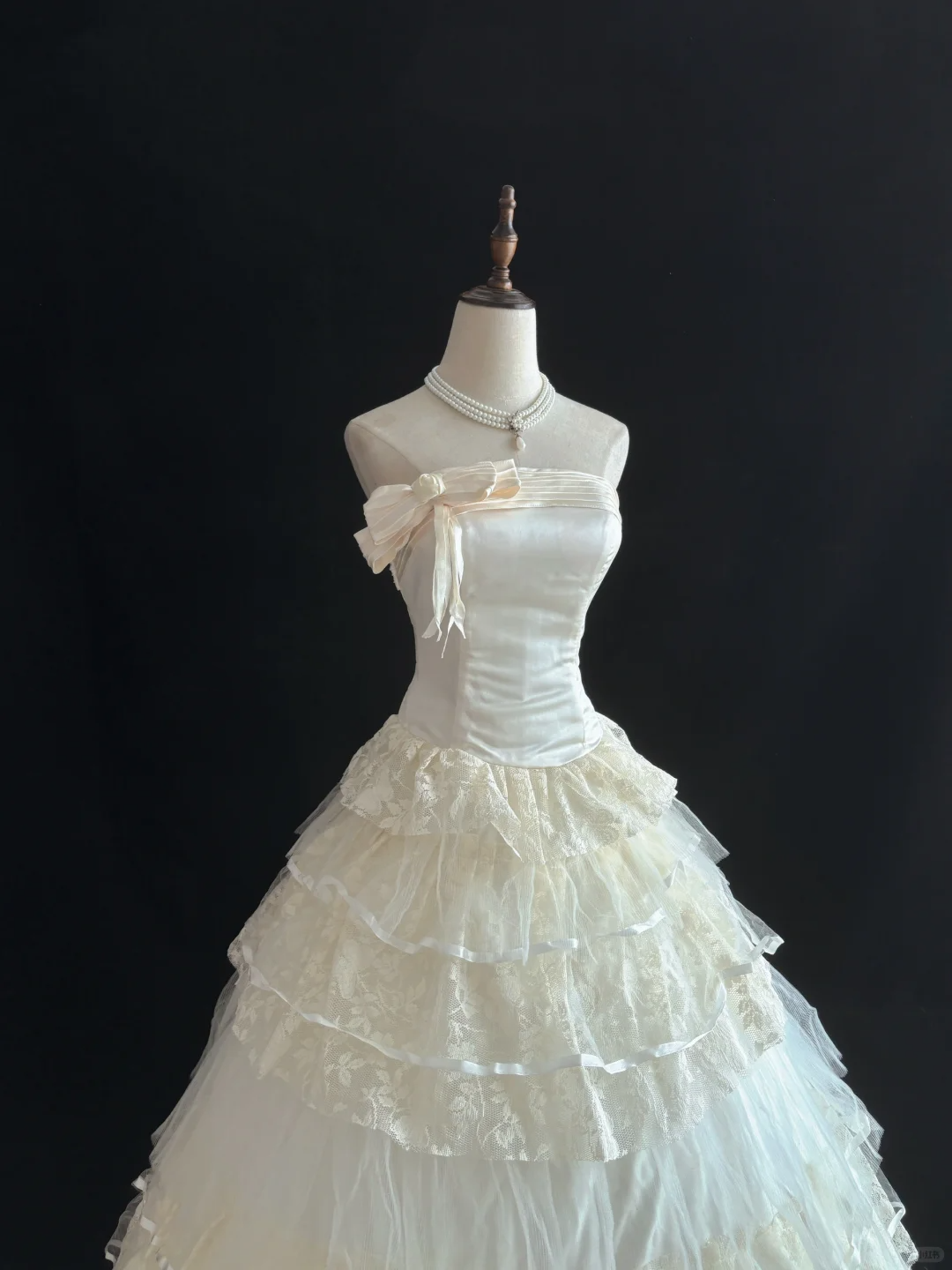 Off-white strapless romantic gown with fitted waist and fluffy princess skirt, wedding dress & bridal gown gh8173