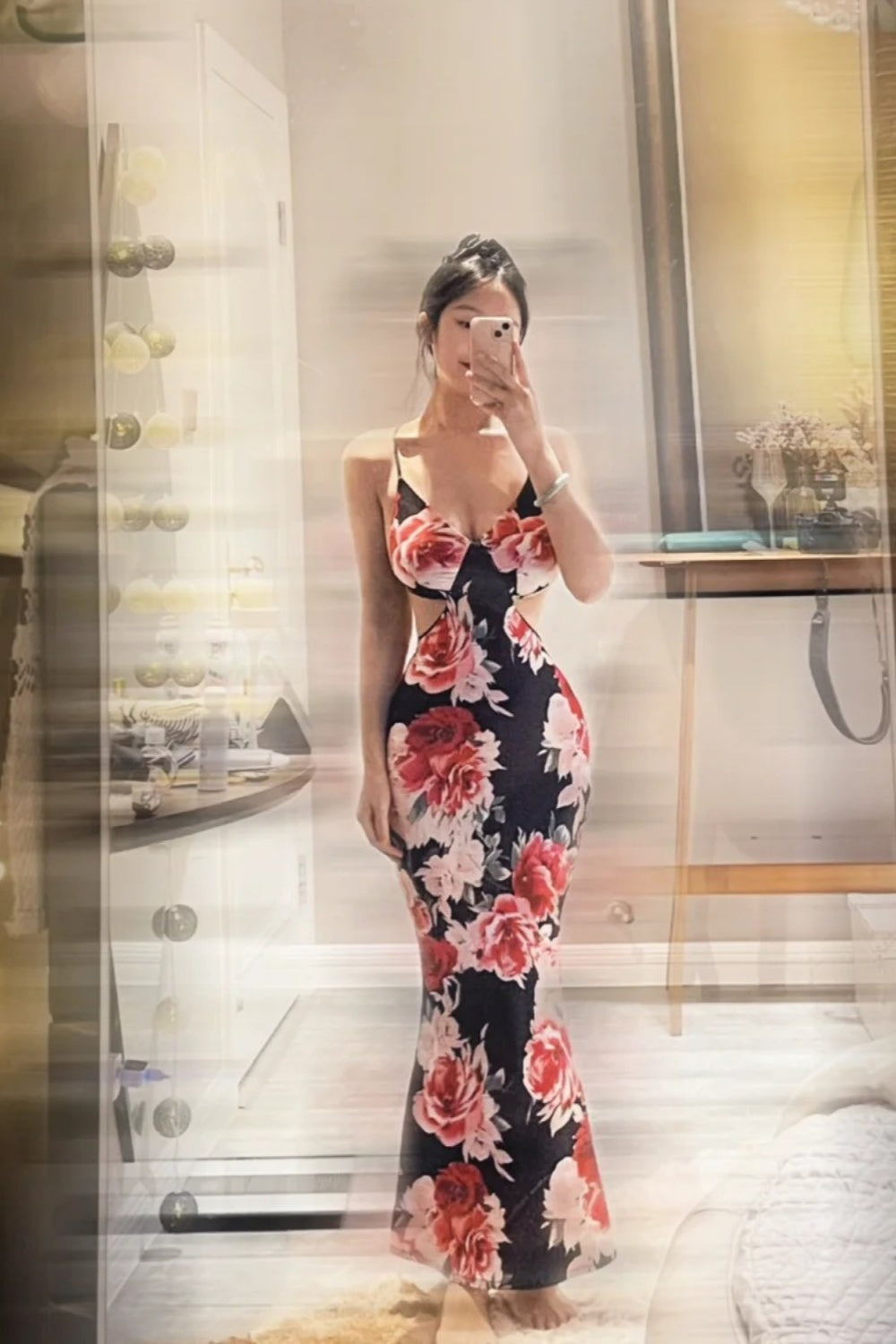 Sexy Retro-Abendkleid im Meerjungfrauenstil mit tiefem V-Ausschnitt und rotem Rosenprint – figurbetontes Kleid für Dinner und Dates gh6489