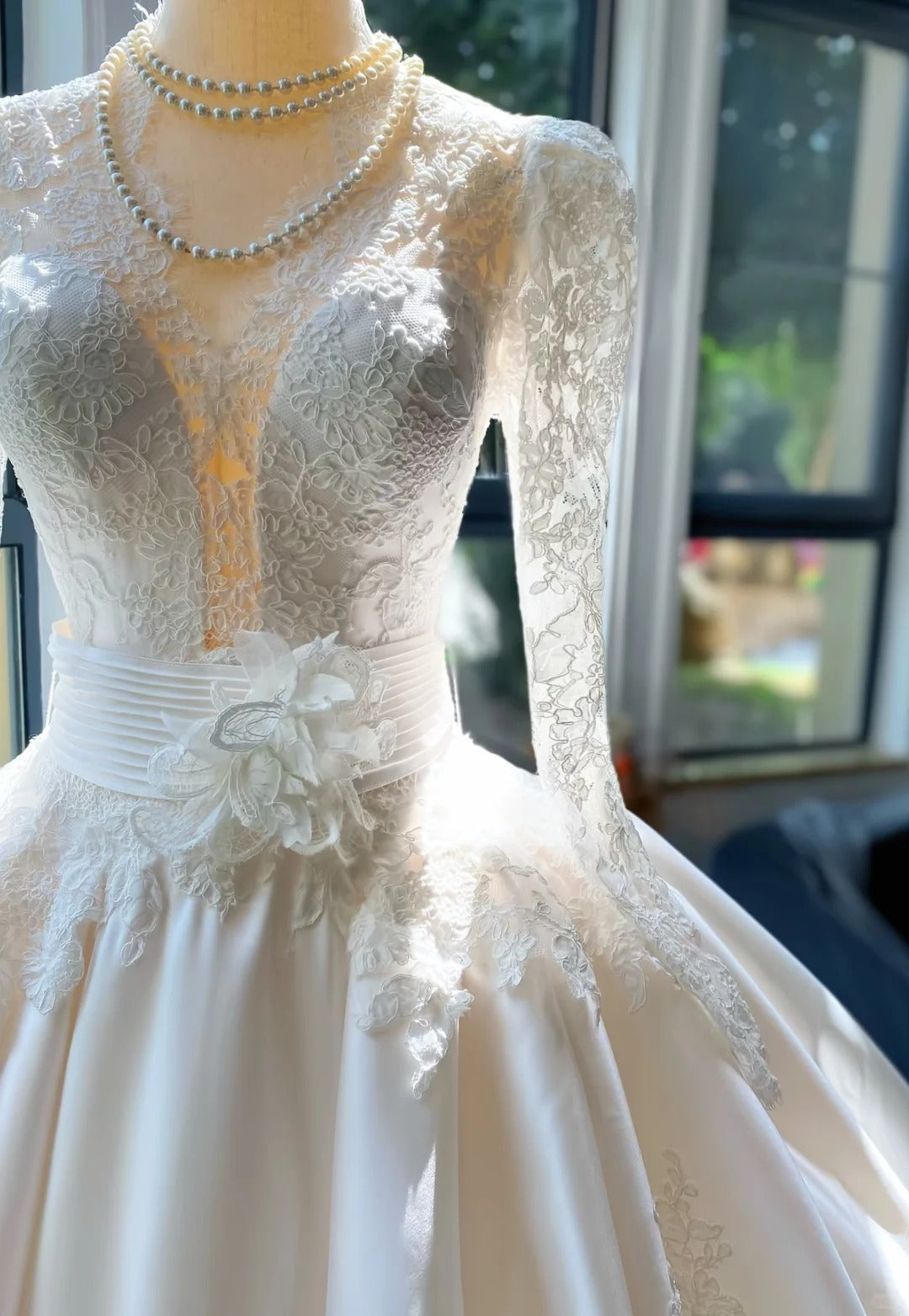Girlhomeshops--💕Weißes, langärmliges, exquisites Spitzen-Brautkleid aus Tüll gh5444