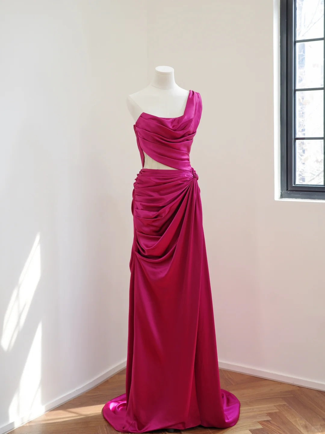 Girlhomeshops - Dunkelrosa stilvolles und elegantes langes Satin-Ballkleid Abendkleid gh5065