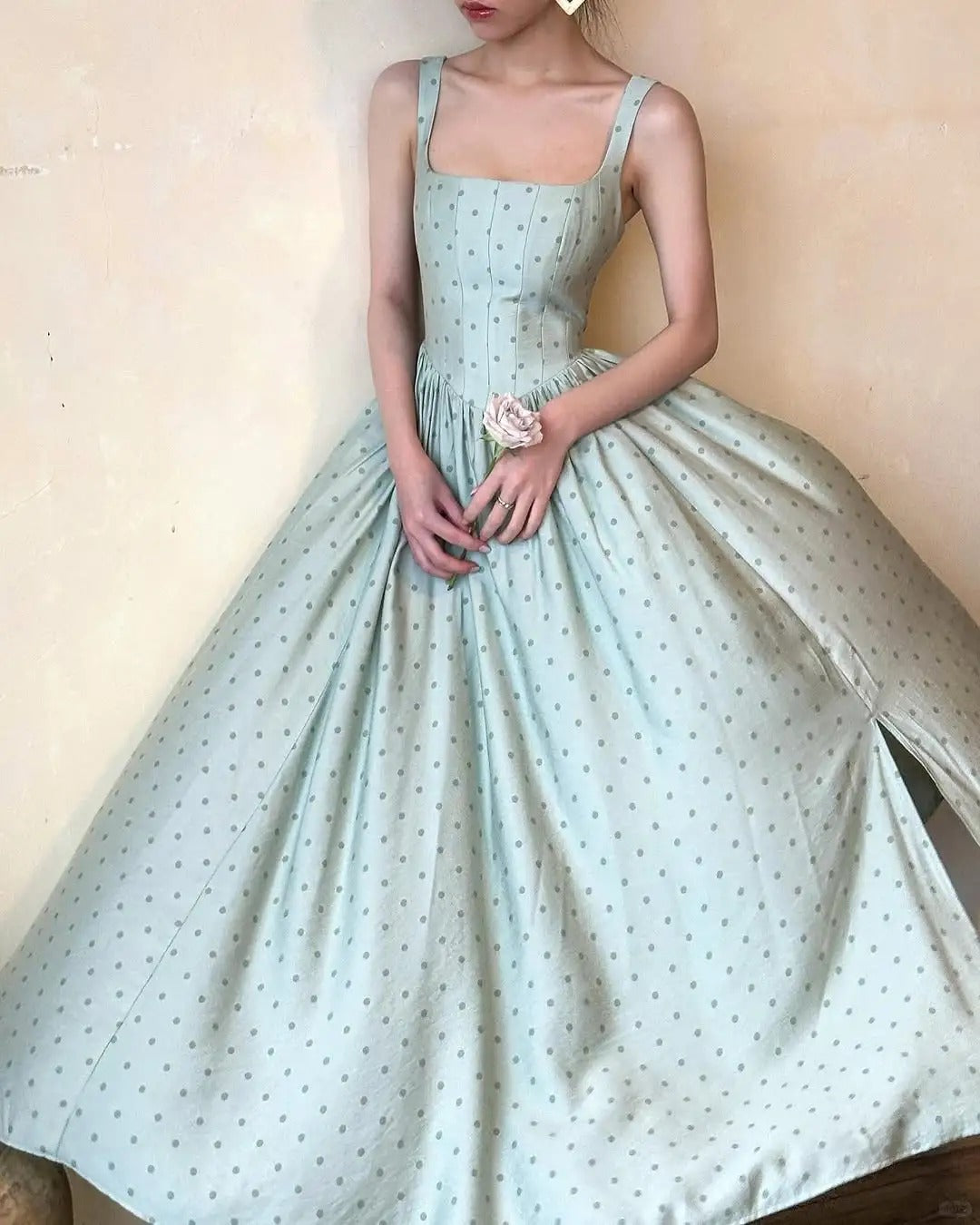 girlhomeshops – Grünes, schlichtes und elegantes, gepunktetes, langes, formelles Ballkleid gh5608