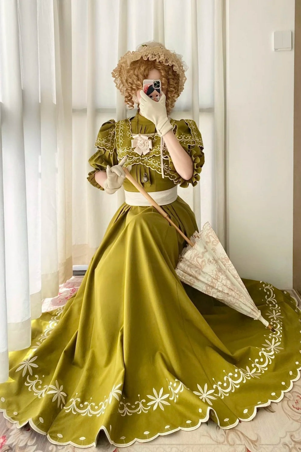 Olivgrünes, bodenlanges Spitzenkleid im viktorianischen Stil für Teepartys · Retro-Partykleid gh6737