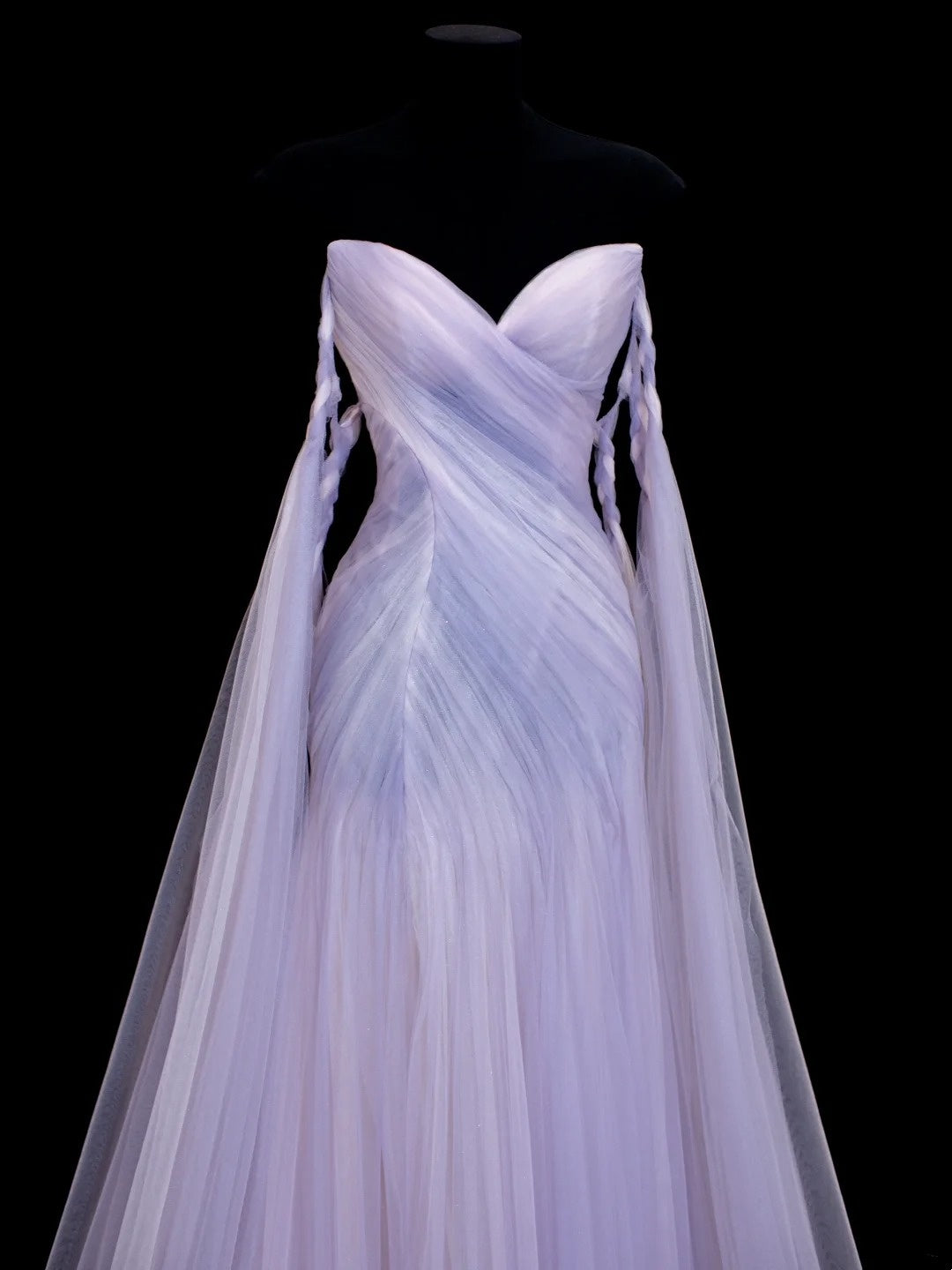 Robe de soirée féérique de luxe, style onirique, en tulle violet clair, sans bretelles et avec traîne - Thème Starlight, pour dîner ou bal gh6562