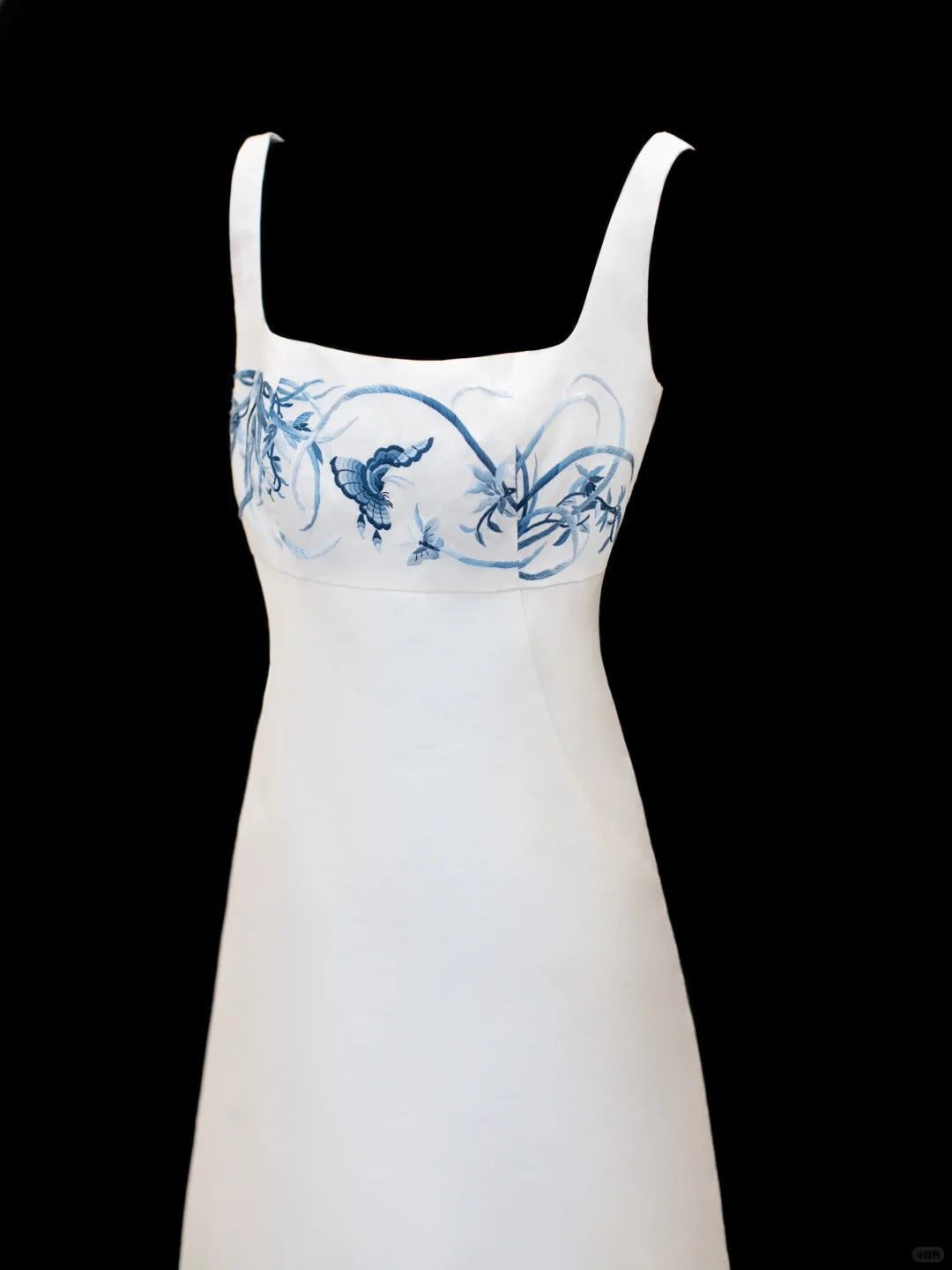 Girlhomeshops - Weißes, zart geblümtes, kurzes Satin-Heimkehrkleid, Geburtstagskleid, gh5375