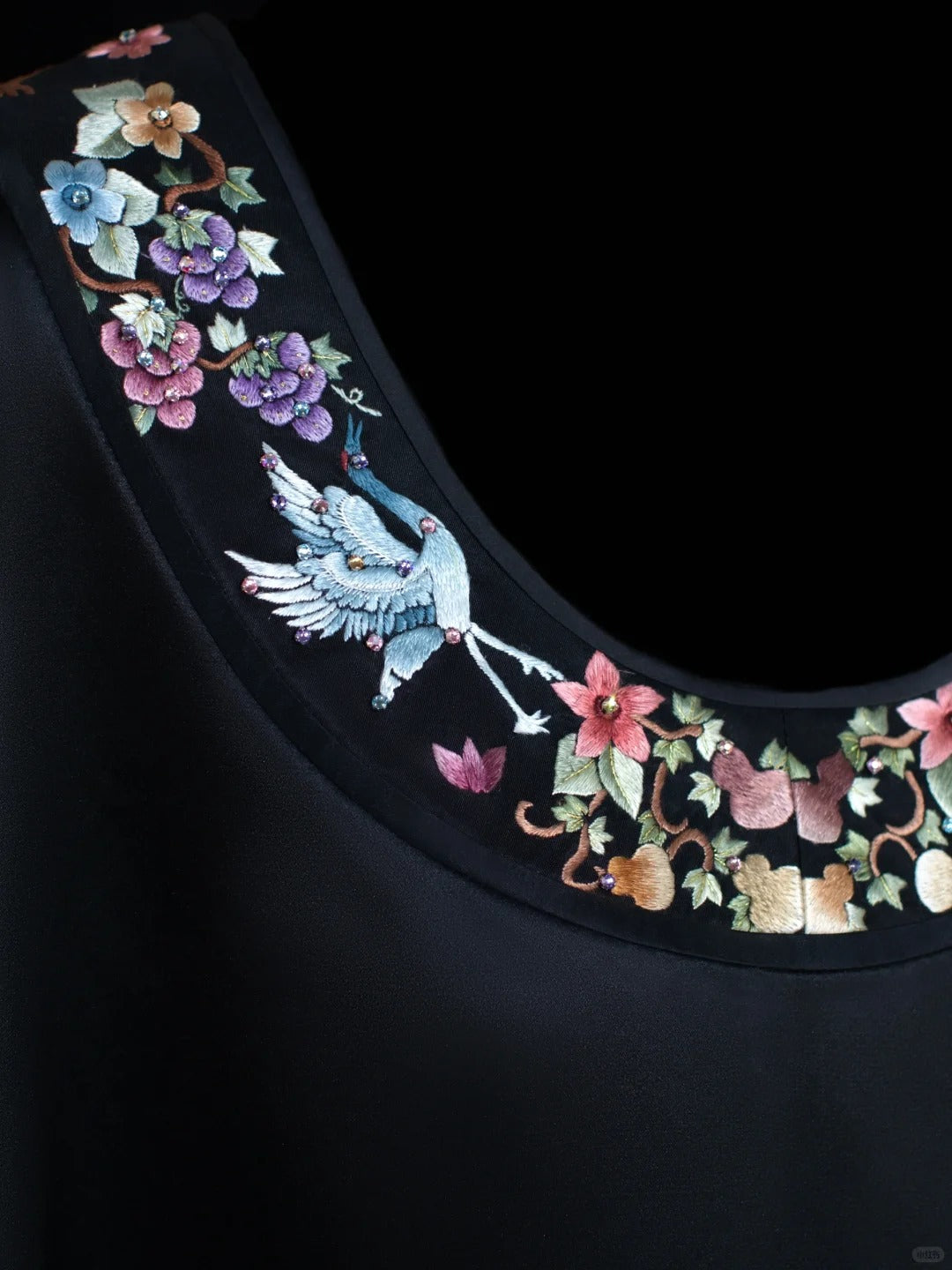 Girlhomeshops-Schwarzes, exquisites, florales, elegantes, kurzes Satin-Heimkehrkleid für Mädchen, Geburtstagskleid, gh5371