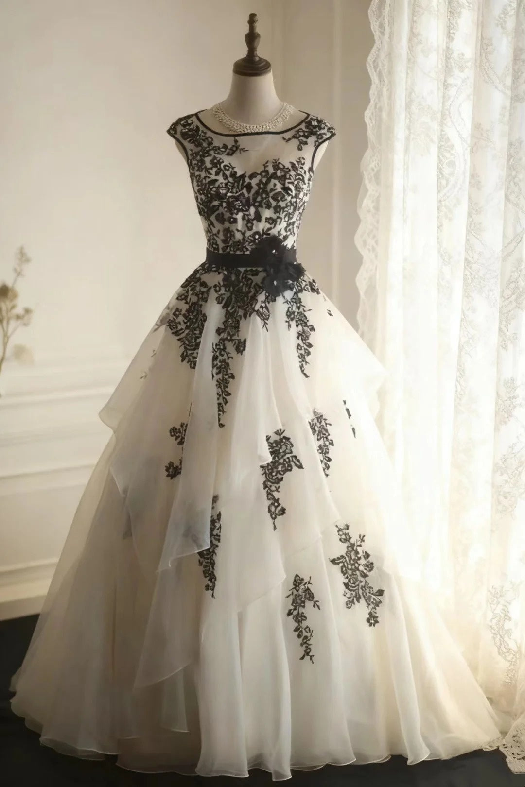 girlhomeshops-Weiß-Schwarz-Blumenmuster, exquisites schwarzes Schwanenprinzessinnenkleid aus Organza, langes Hochzeitskleid für Erwachsene, Zeremonie, Geburtstag, Bankett, Hochzeitskleid gh5833