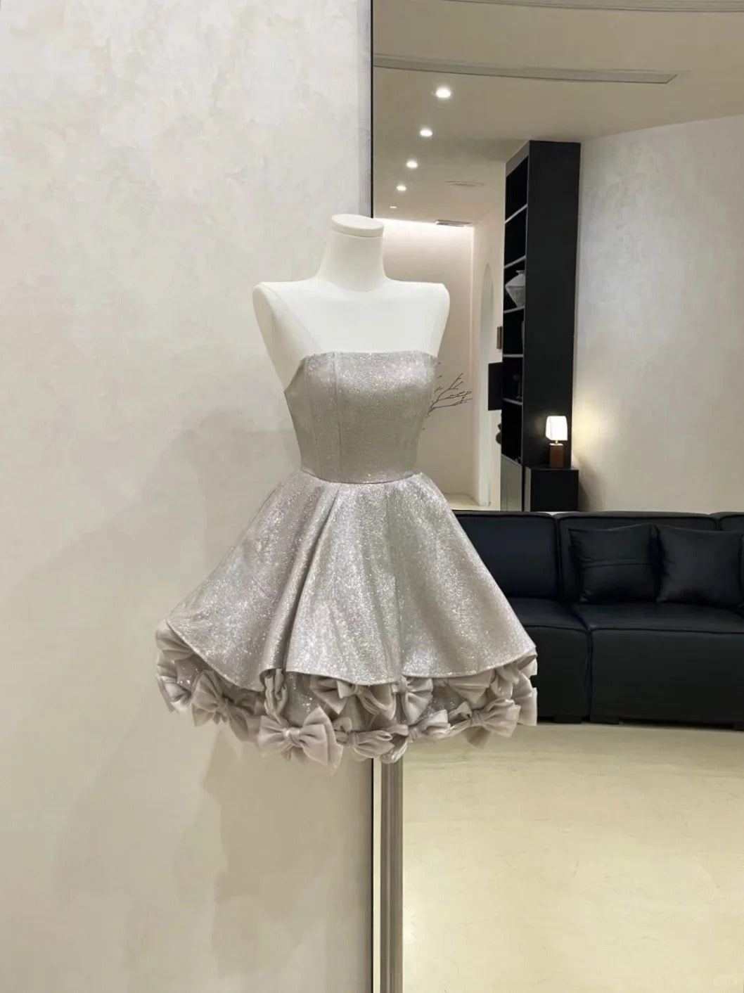 Silbernes funkelndes Homecoming-Kleid, kurzes Satin-Ballkleid, Abendkleid, Geburtstagskleid, gh4527