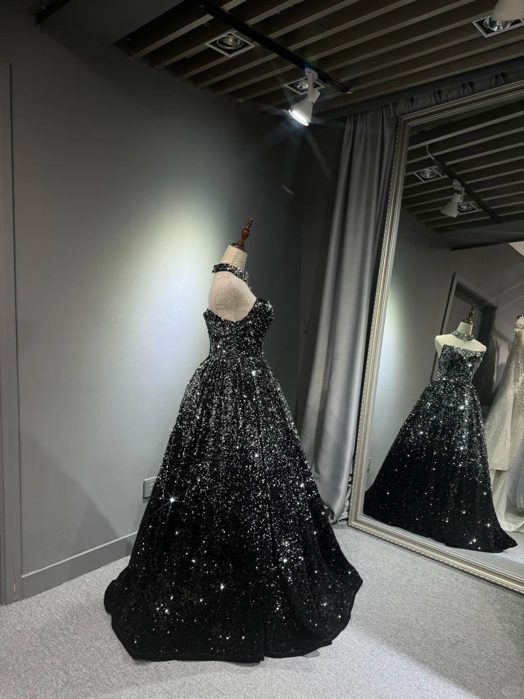 Girlhomeshops – Langes, schimmerndes Ballkleid aus Tüll mit Pailletten und schwarzem Silberverlauf, gh5109