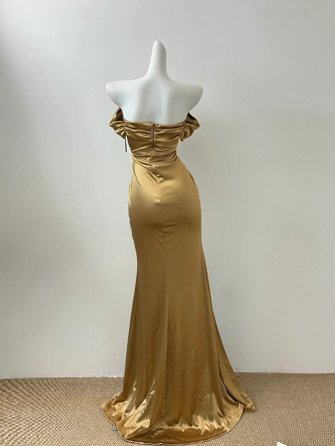 Robe de soirée longue en satin doré métallisé/champagne clair/blanc gh4840