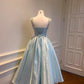Robe de soirée élégante en satin irisé à fines bretelles, style raffiné et luxueux - Idéale pour un rendez-vous ou une fête (gh6559)