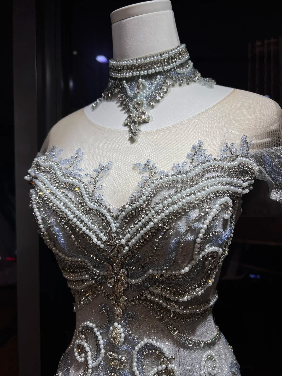 Ein funkelndes Kleid ✨ Ein Meerjungfrauenkleid, das einen atemberaubenden Auftritt hinlegte gh6724