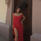 Rotes, quadratisches Hals-Spaghetti-Trägern, lange Chiffon-Rüschen, elegantes, sexy Ballkleid mit Schlitz, Abendkleid für Hochzeitsgäste, Partykleid gh3323