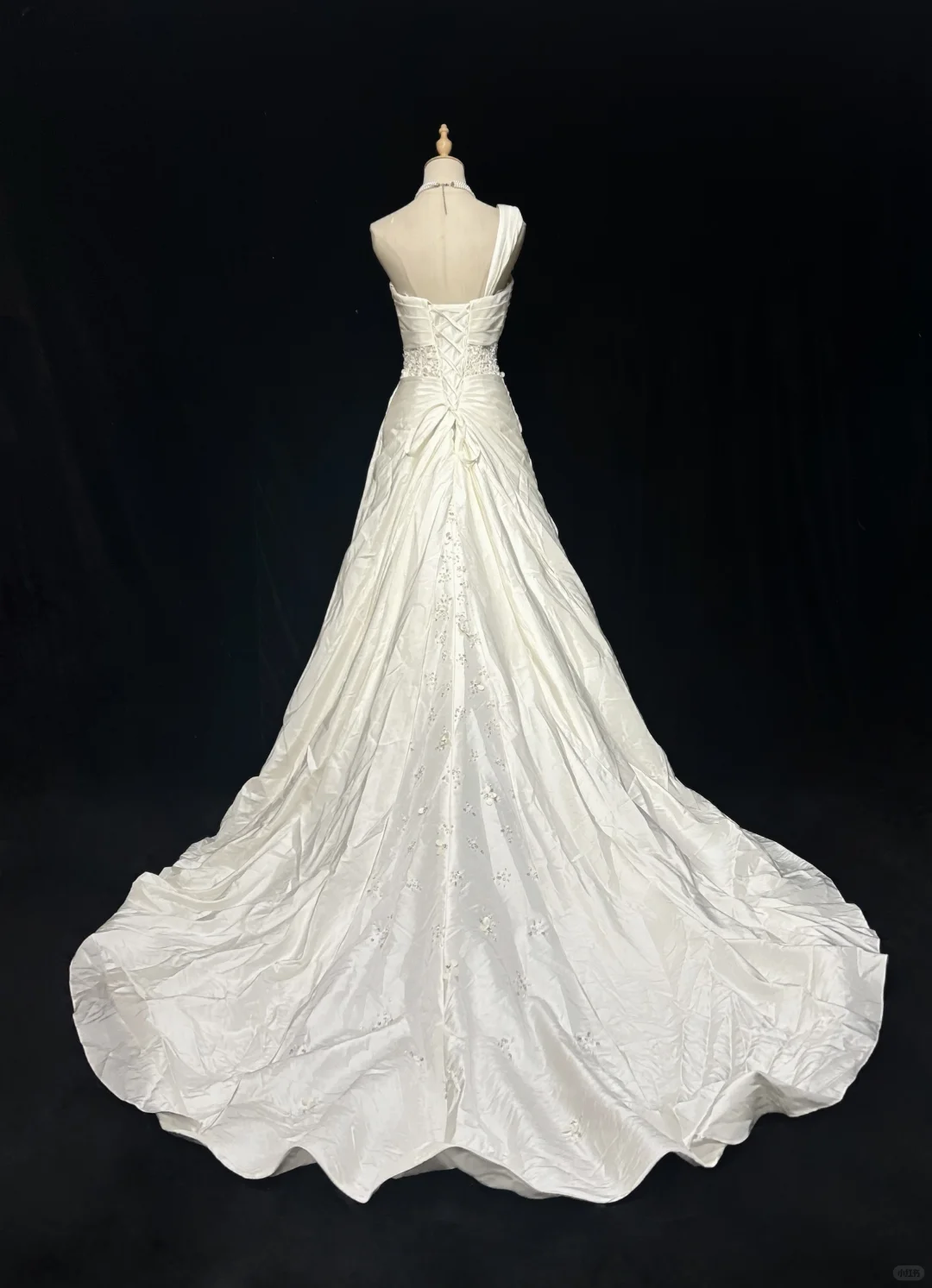 One Shoulder Vintage Bridal Gown Sweetheart Neck Beaded 3D Floral A Line Wedding Dress with Train gh9547