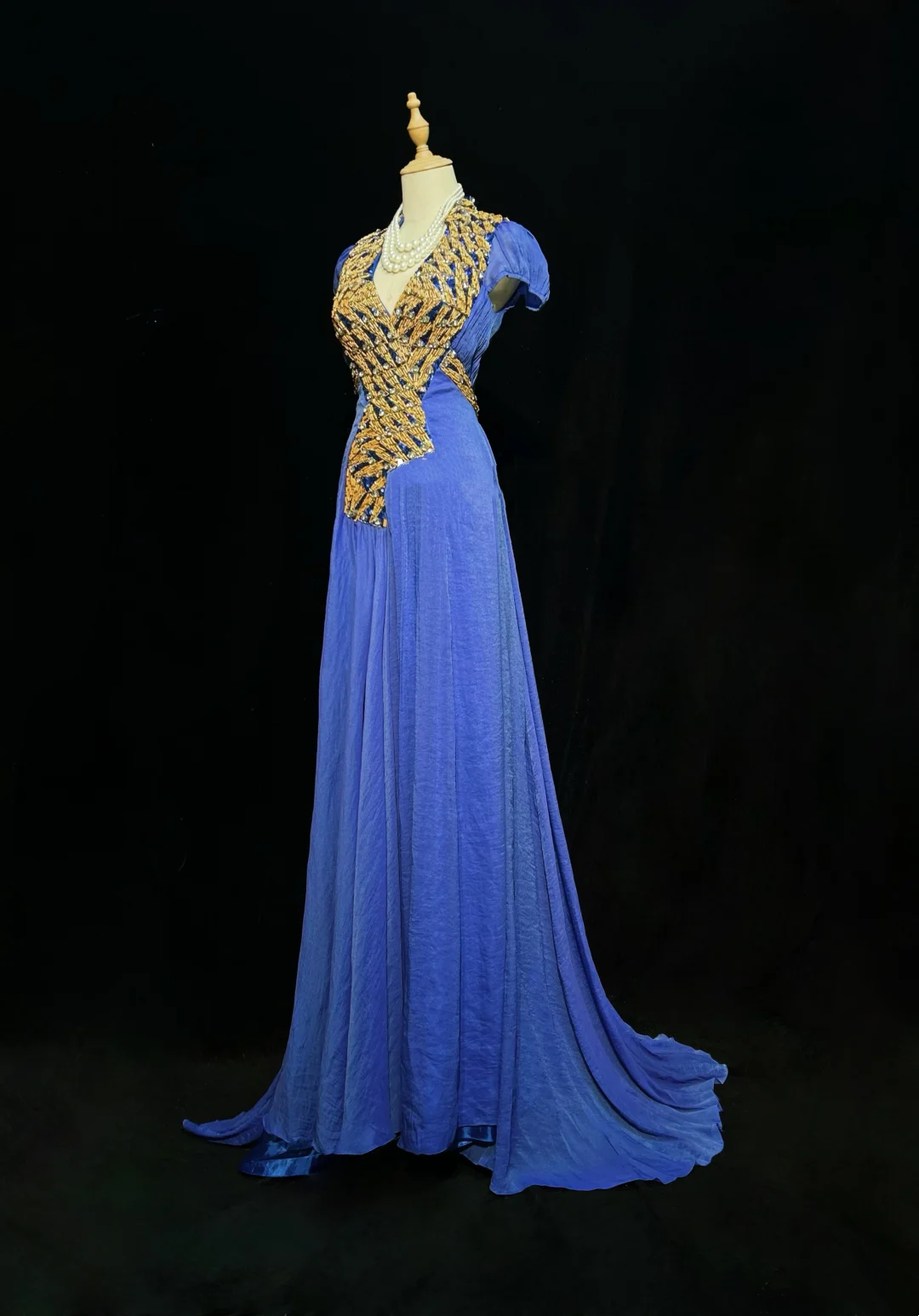 ✨Girlhomeshops-Royal Blue Cap Sleeve Gold Beaded Chiffon Gown Sweep Train gh10150