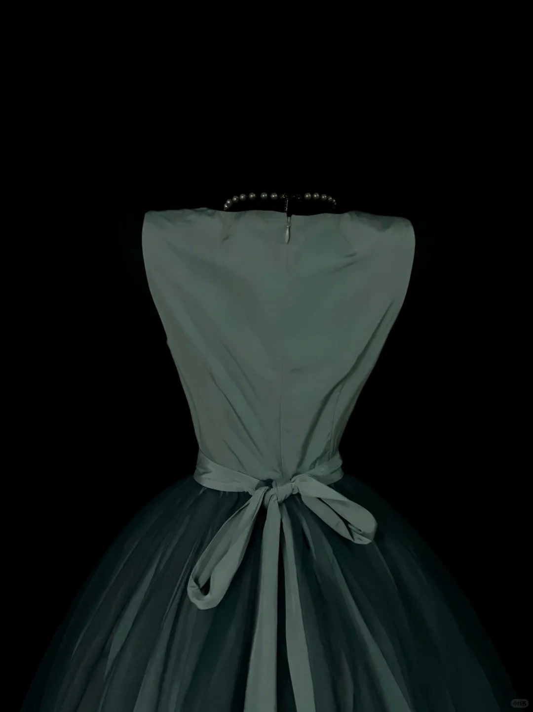 Dusty Green Vintage Short Prom Dress, Sleeveless Round Neck, Chest Pleated Detail, High Waist, Voluminous Tulle Midi Skirt, Large Back Bow, Retro 50s Cocktail Party Gown gh8885