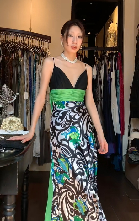 Spaghetti Straps V Neck Color Block Satin A Line Long Evening Prom Dress with Floral Swirl Print Skirt gh9766