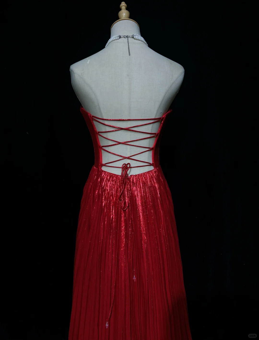 Strapless Bright Red Prom Dress Twisted Sweetheart Neckline Metallic Pleated Formal Gown with Train gh9544