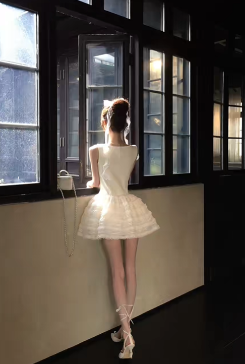 White Square Neck Homecoming Dress Sleeveless Lace Tiered Cake Mini Prom Gown gh9406