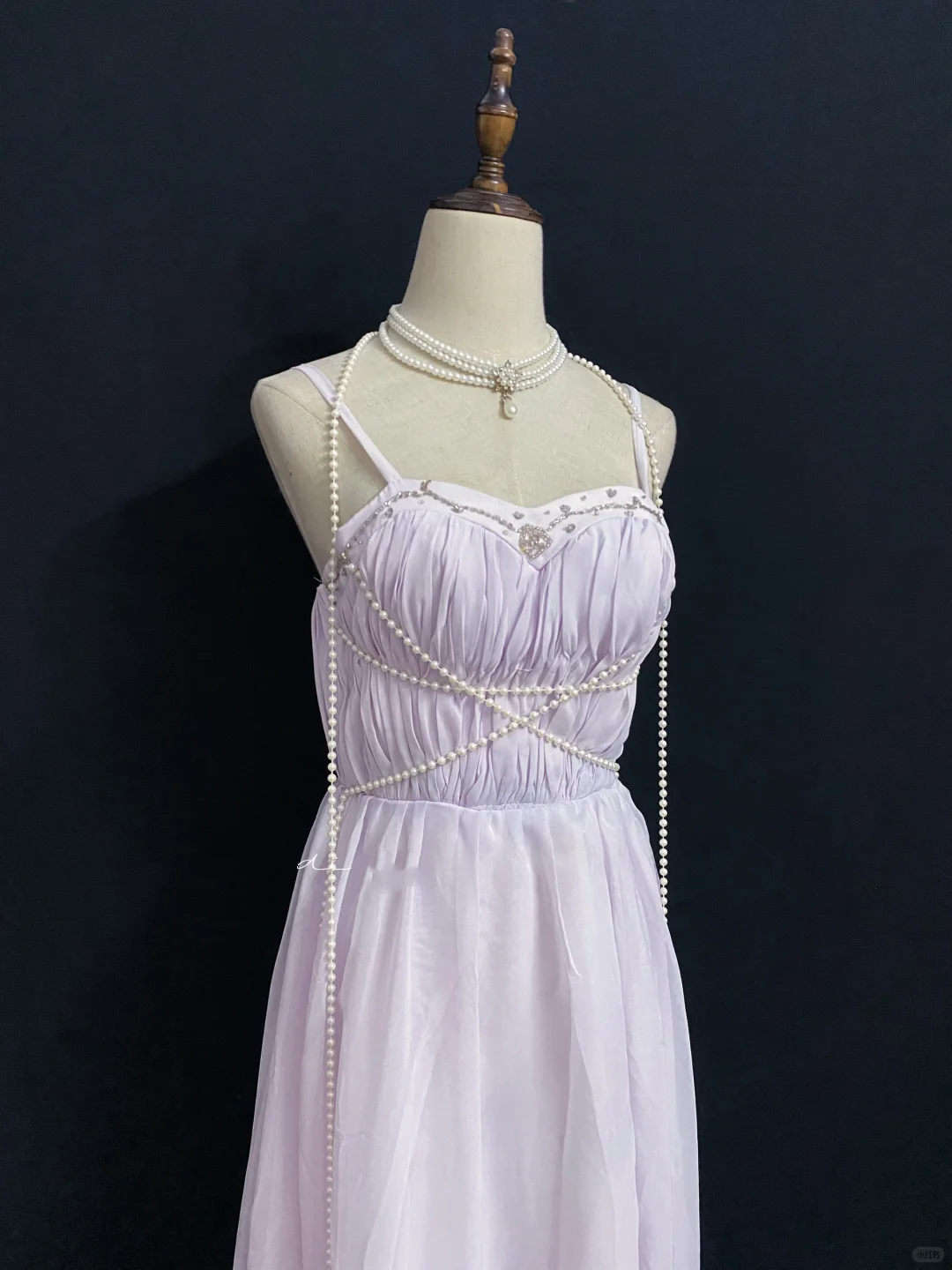 Lavender Spaghetti Strap Long Premium Romantic Gown, Slim Fitted Waist, Elegant Style, Wedding Dress & Bridal Gown gh8292
