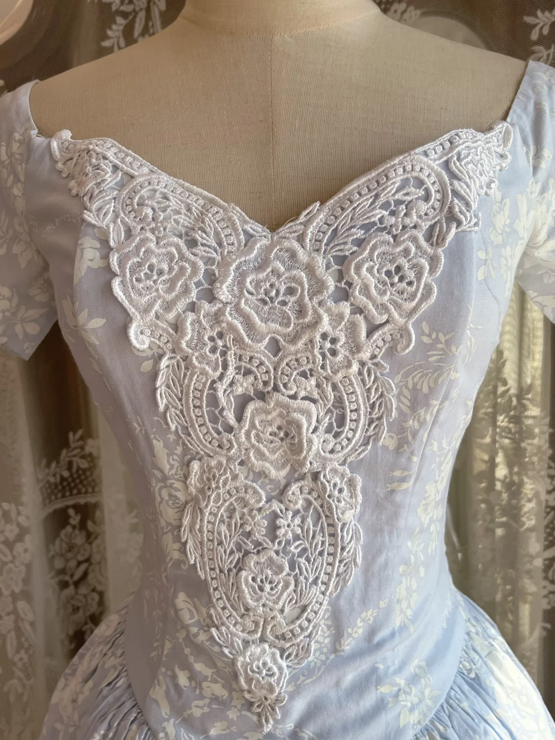 Light Blue Off Shoulder 3D Lace Floral Jacquard Vintage A-Line Midi Dress gh9315