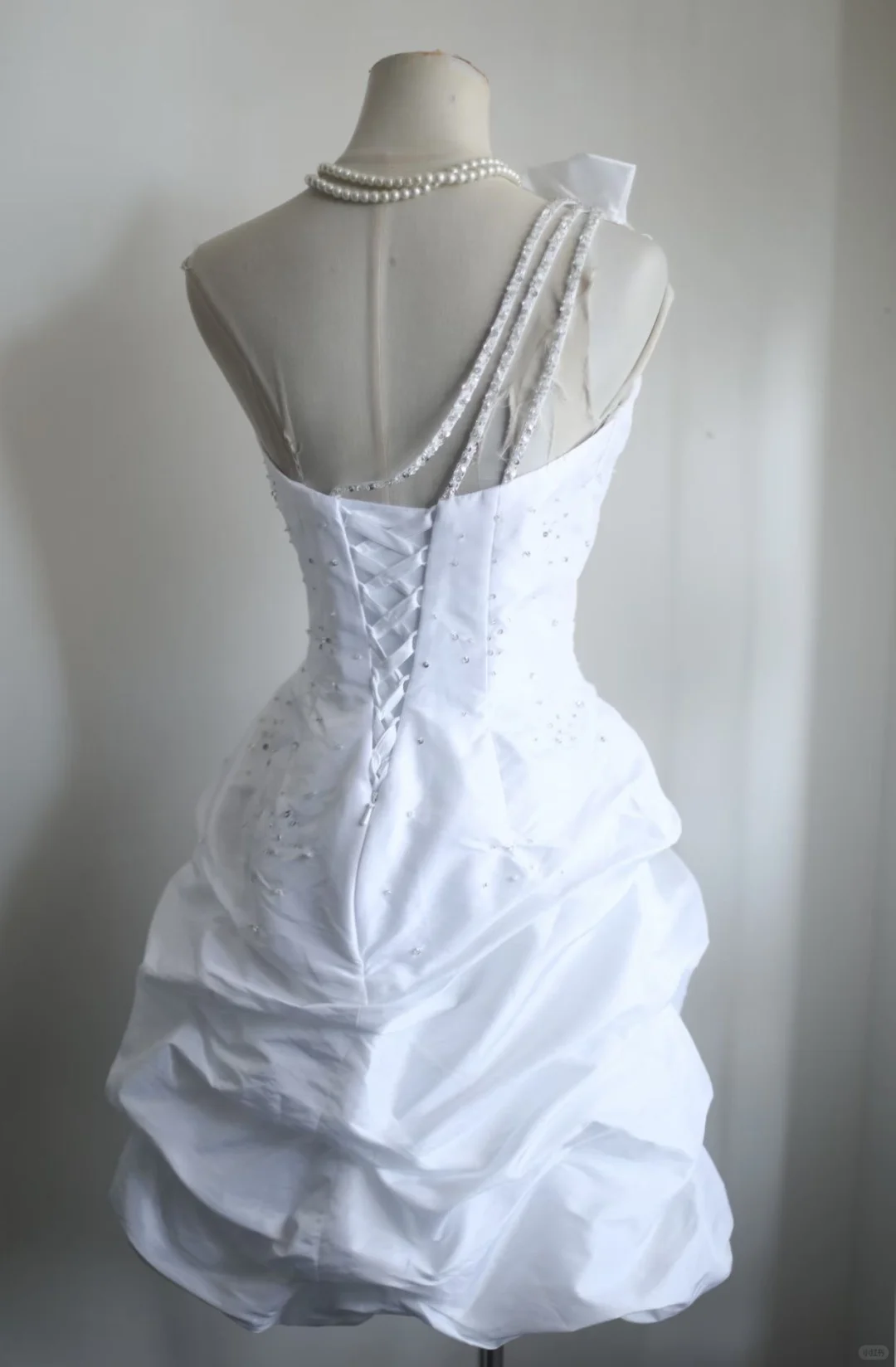 White Short Wedding Dress, One‑Shoulder 3D Ruffle Floral Detail Beaded Bodice Ruched Bubble Skirt Mini Bridal Party Gown gh9102