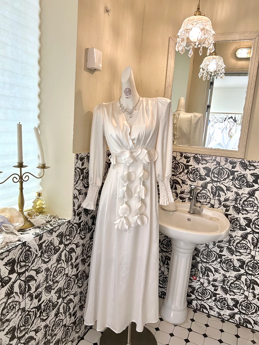White V-Neck Long Sleeve Waist-Cinched Vintage Elegant Luxury Romantic Dress, Wedding Gown gh7702