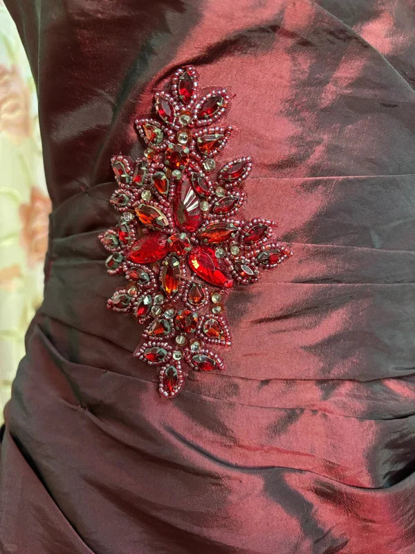 Robe de soirée bordeaux rétro élégante et exquise, à épaules dénudées, sans manches, en satin, longueur au sol, avec strass, gh4210